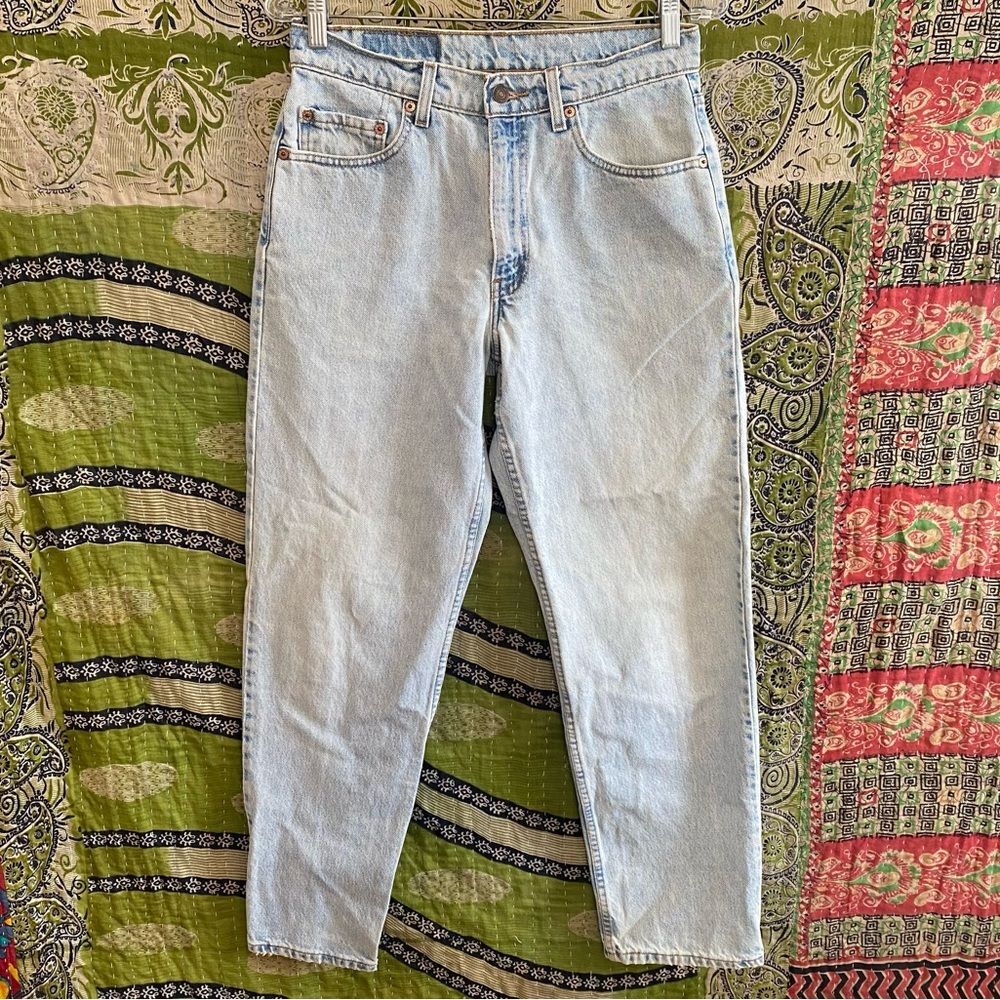 Vintage 90's Levi's Light Wash Cotton 550 Relaxed Fit Denim Jeans Size 30x30